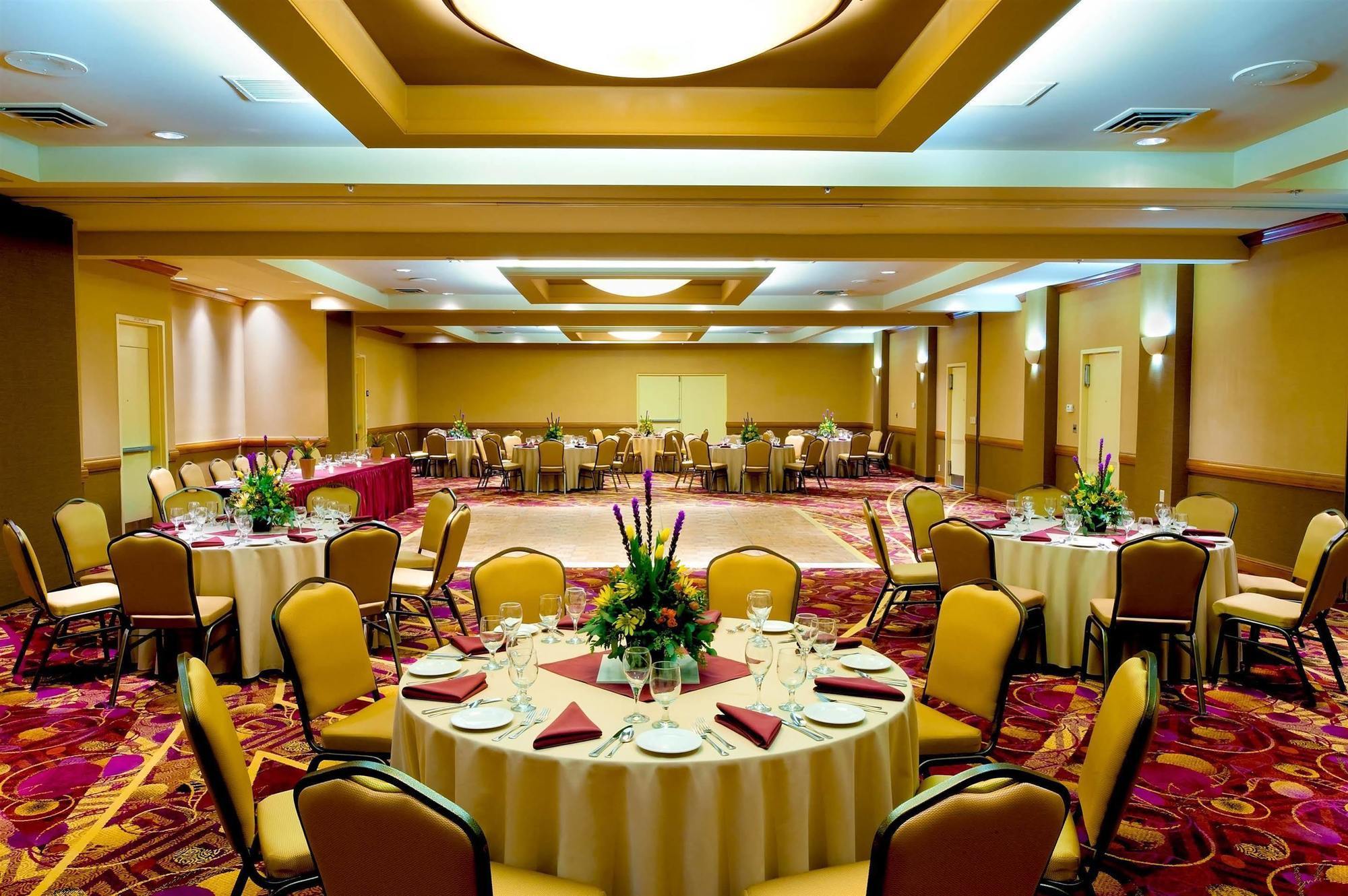 Red Lion Hotel & Conference Center - Seattle/רנטון מראה חיצוני תמונה