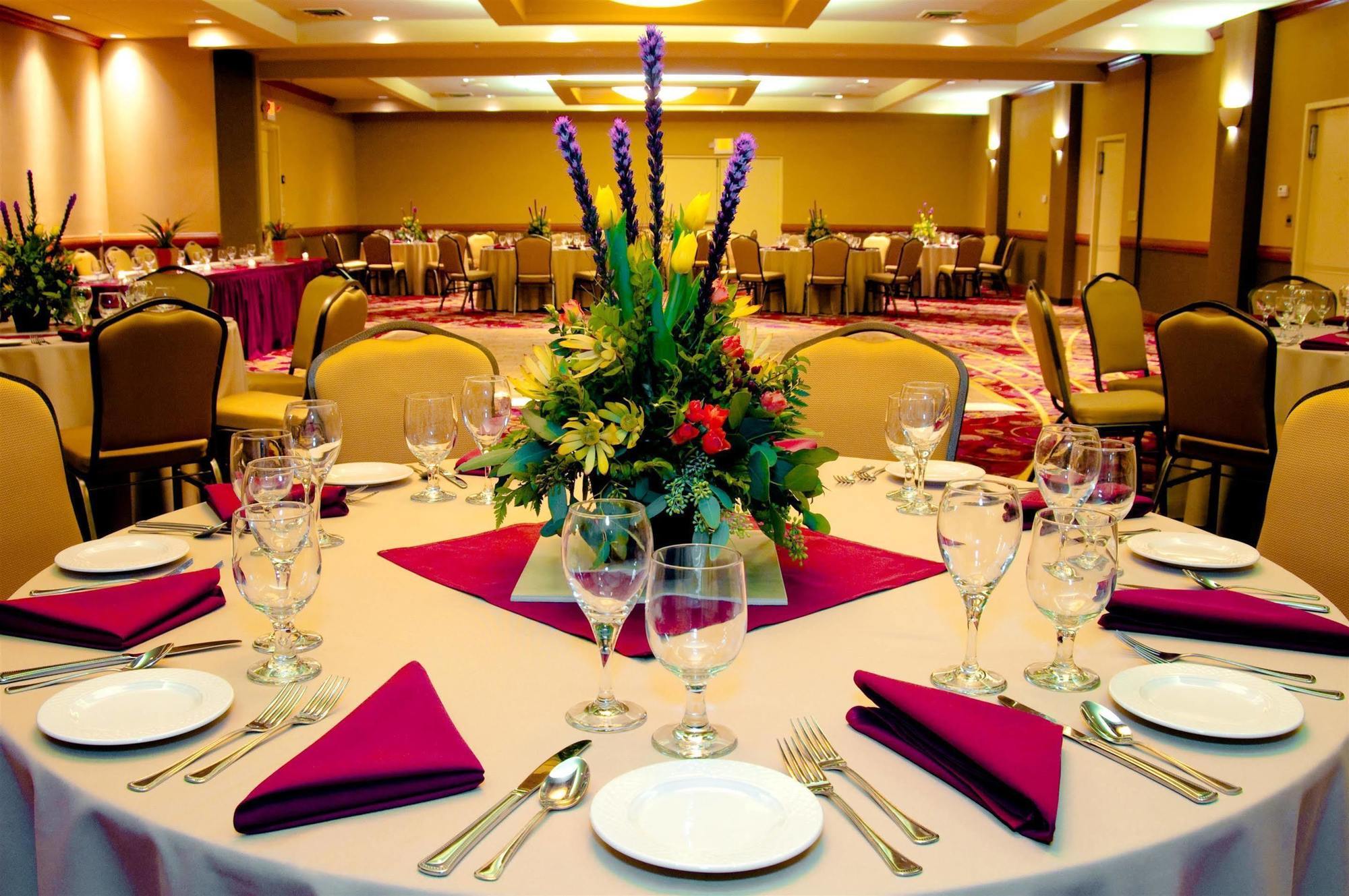 Red Lion Hotel & Conference Center - Seattle/רנטון מסעדה תמונה